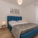 Bonaca - 10m To The Sea Apartment