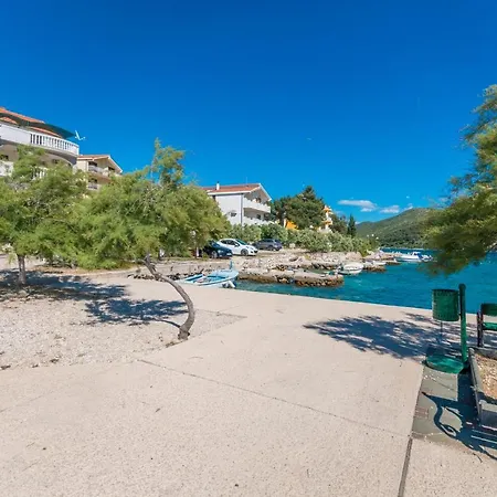 Apartment Bonaca - 10m To The Sea Grebastica