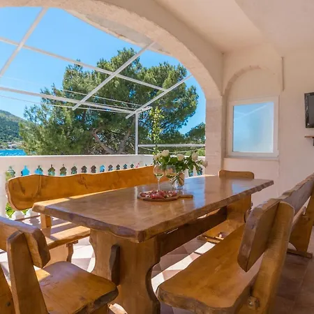 Bonaca - 10m To The Sea Apartment Grebastica