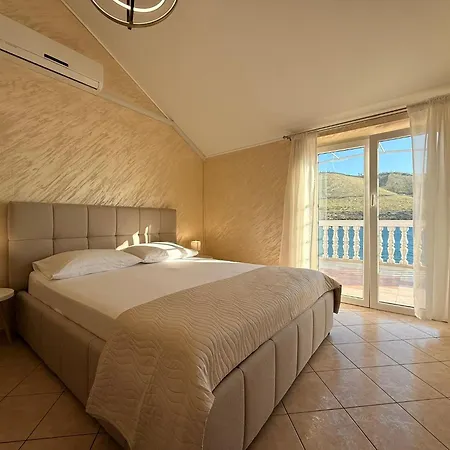 Apartment Bonaca - 10m To The Sea Grebaštica